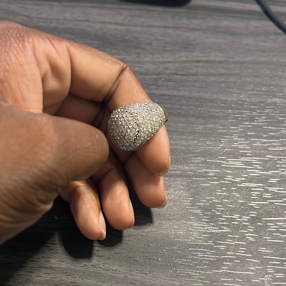 Gold diamond ring